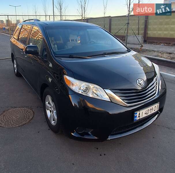 Toyota Sienna 2015
