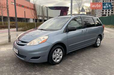 Мінівен Toyota Sienna 2008 в Києві