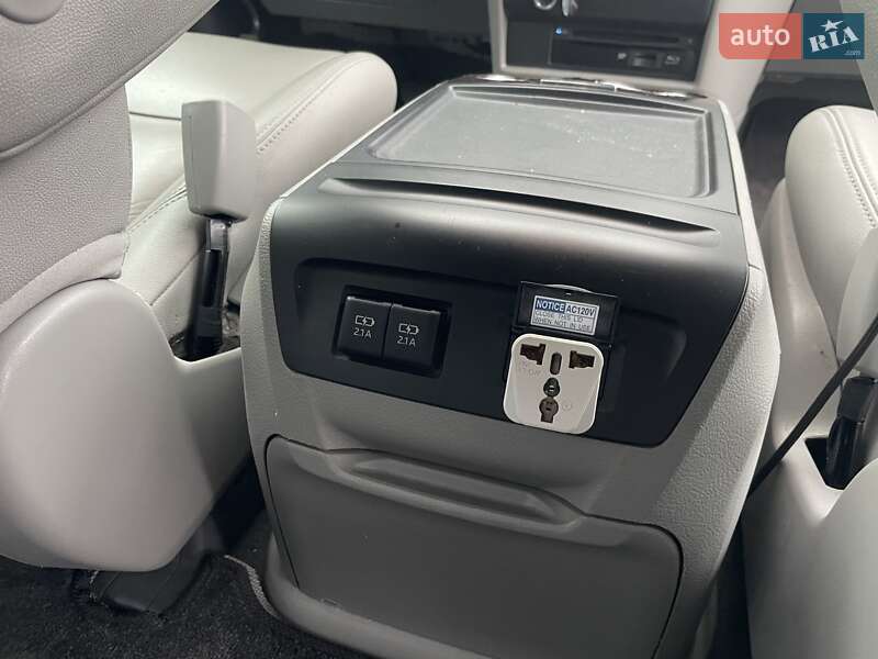 Мінівен Toyota Sienna 2019 в Києві