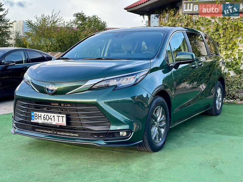 Мінівен Toyota Sienna 2021 в Одесі