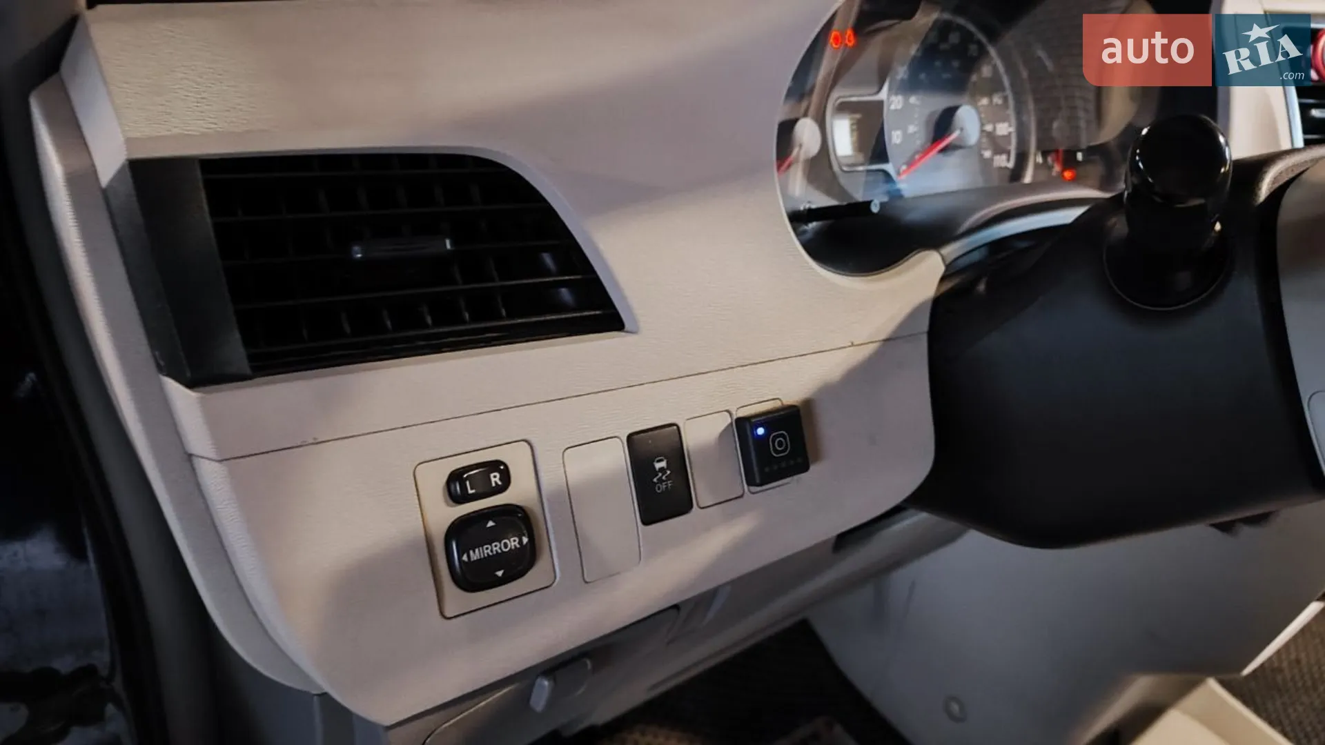 2010 Toyota Sienna - мініатюра 7