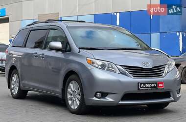 Минивэн Toyota Sienna 2012 в Одессе