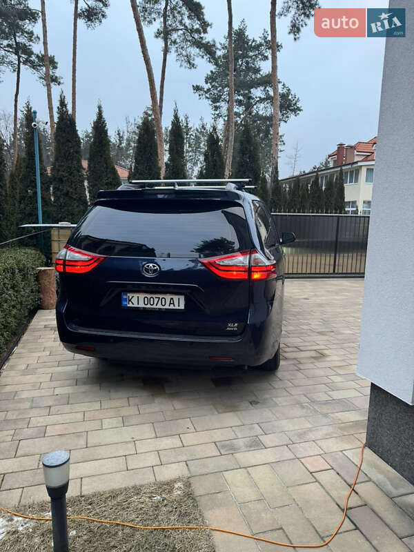 Мінівен Toyota Sienna 2019 в Києві