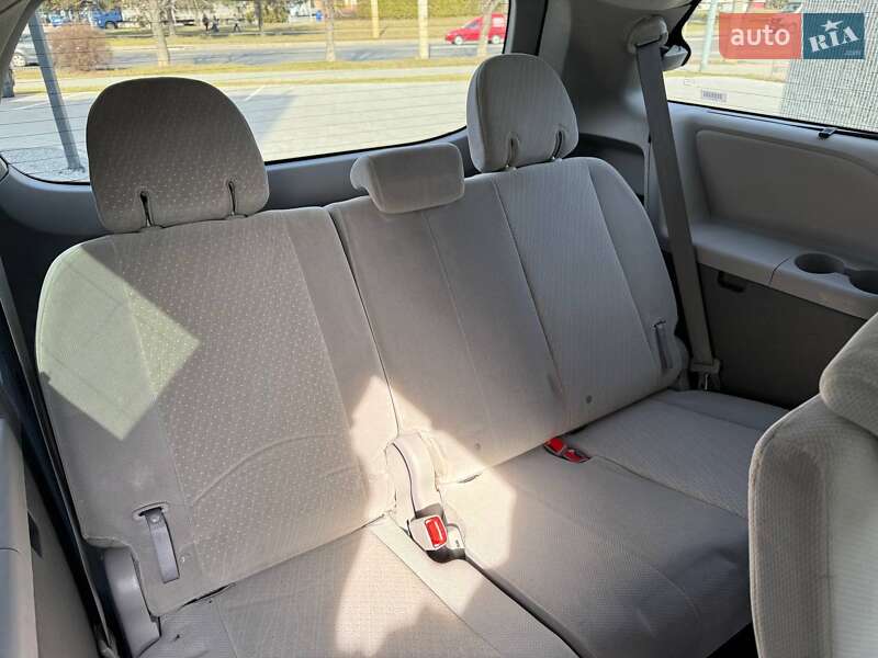 Минивэн Toyota Sienna 2018 в Луцке