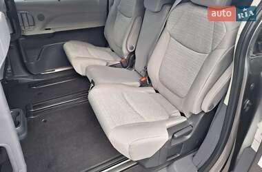 Минивэн Toyota Sienna 2022 в 