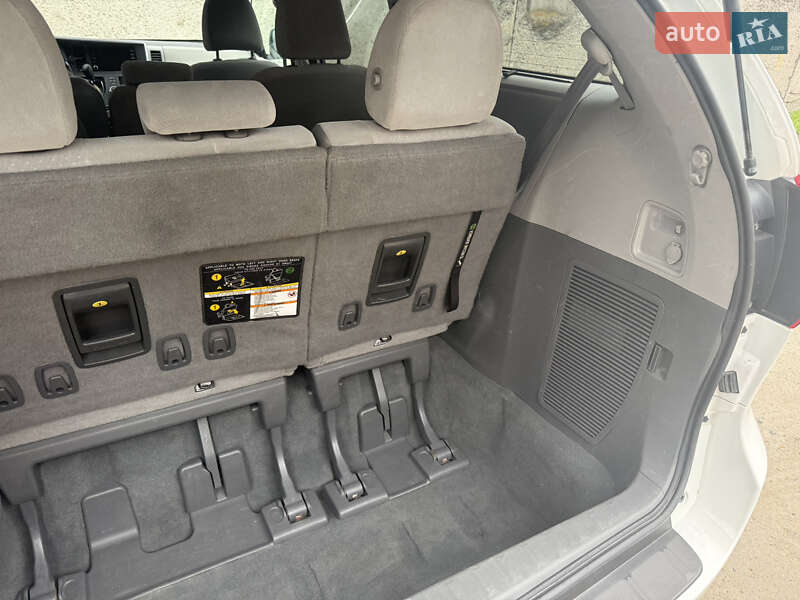 Минивэн Toyota Sienna 2019 в Хмельницком