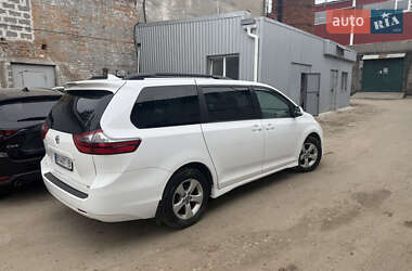 Минивэн Toyota Sienna 2019 в Хмельницком