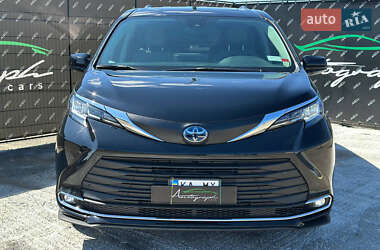 Мінівен Toyota Sienna 2021 в 