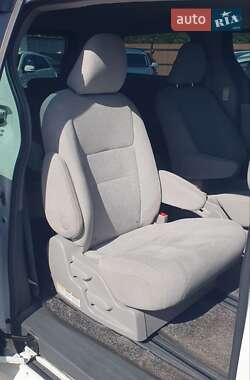 Минивэн Toyota Sienna 2016 в 