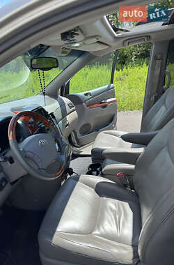 Минивэн Toyota Sienna 2006 в 