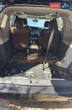 Минивэн Toyota Sienna 2017 в 