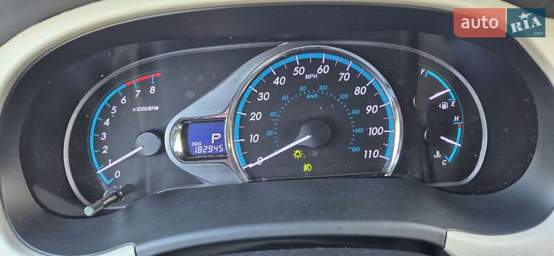 Мінівен Toyota Sienna 2013 в Києві