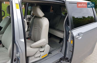 Минивэн Toyota Sienna 2013 в 