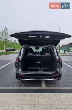 Минивэн Toyota Sienna 2023 в 
