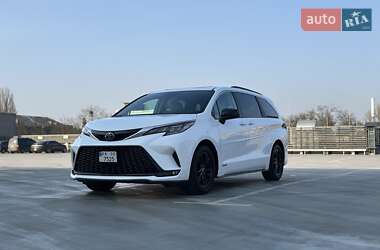 Минивэн Toyota Sienna 2020 в Киеве