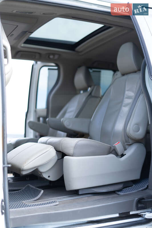 Минивэн Toyota Sienna 2013 в Киеве