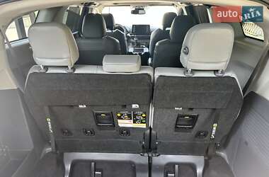 Минивэн Toyota Sienna 2023 в 
