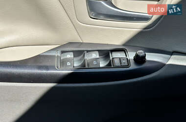 Минивэн Toyota Sienna 2015 в 