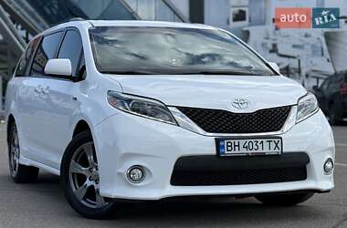 Мінівен Toyota Sienna 2016 в Одесі