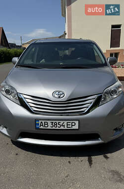 Минивэн Toyota Sienna 2014 в Виннице