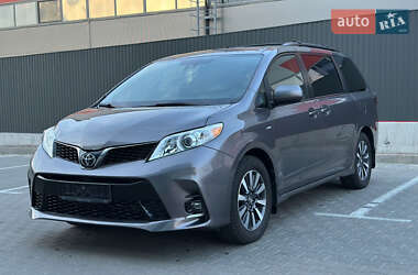 Мінівен Toyota Sienna 2019 в Софіївській Борщагівці