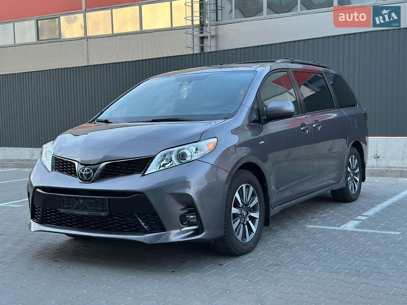 Toyota Sienna 2019
