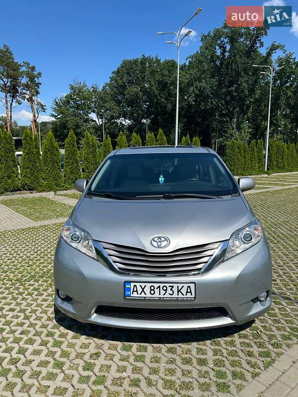Мінівен Toyota Sienna 2016 в Харкові фото 3 Мінівен Toyota Sienna 2016 в Харкові