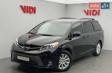 Мінівен Toyota Sienna 2016 в Києві