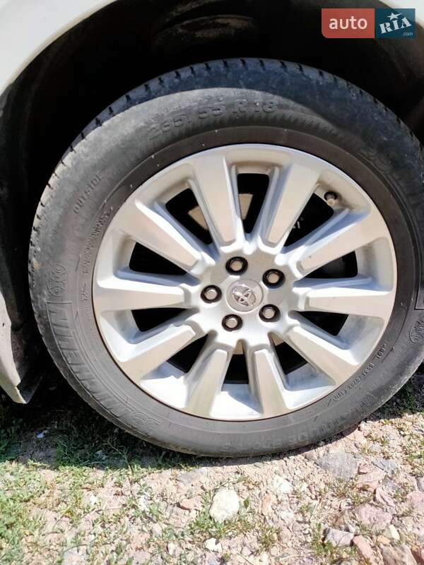 Мінівен Toyota Sienna 2013 в Дніпрі