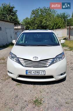 Минивэн Toyota Sienna 2013 в Днепре