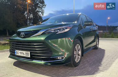 Мінівен Toyota Sienna 2021 в Тернополі