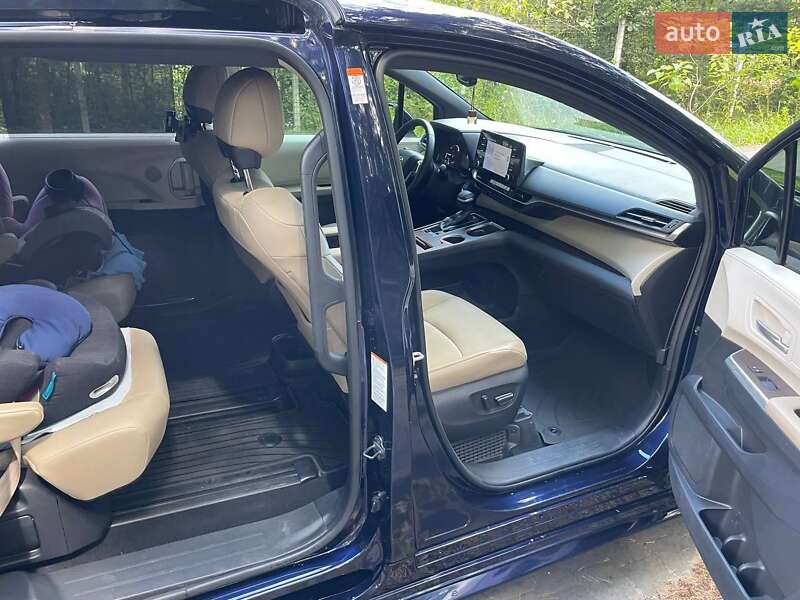 Минивэн Toyota Sienna 2021 в Львове