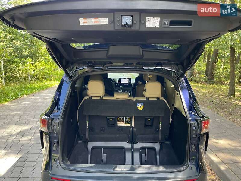 Минивэн Toyota Sienna 2021 в Львове
