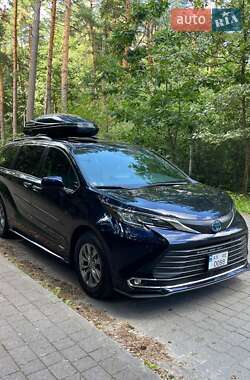 Минивэн Toyota Sienna 2021 в Львове