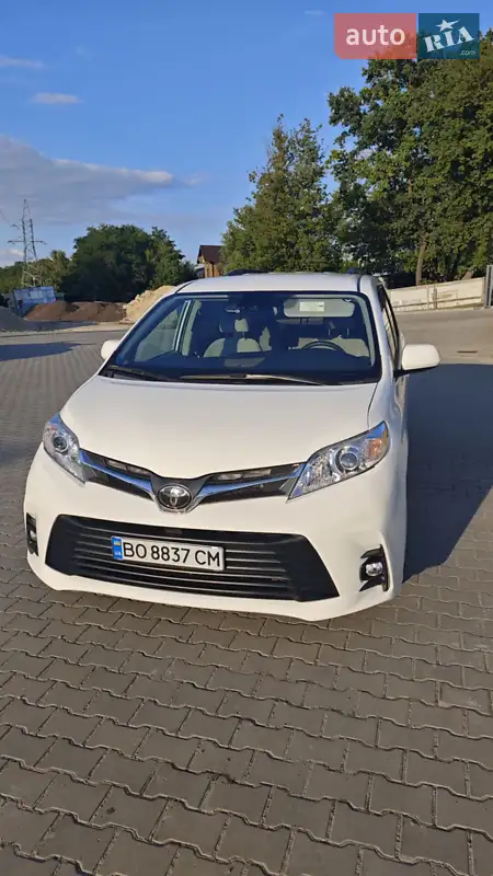 Toyota Sienna 2019