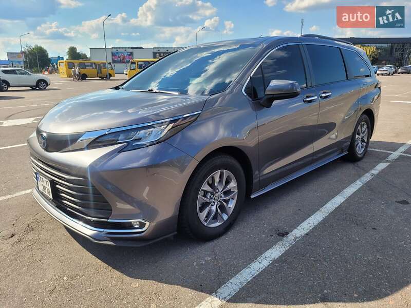 Мінівен Toyota Sienna 2022 в Києві