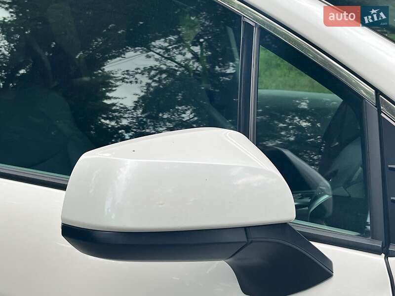 Мінівен Toyota Sienna 2023 в Києві