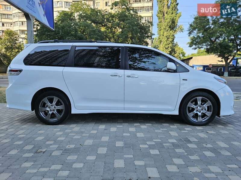Минивэн Toyota Sienna 2016 в Одессе фото 11 Минивэн Toyota Sienna 2016 в Одессе