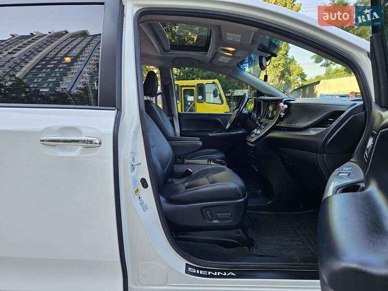 Минивэн Toyota Sienna 2016 в Одессе фото 39 Минивэн Toyota Sienna 2016 в Одессе