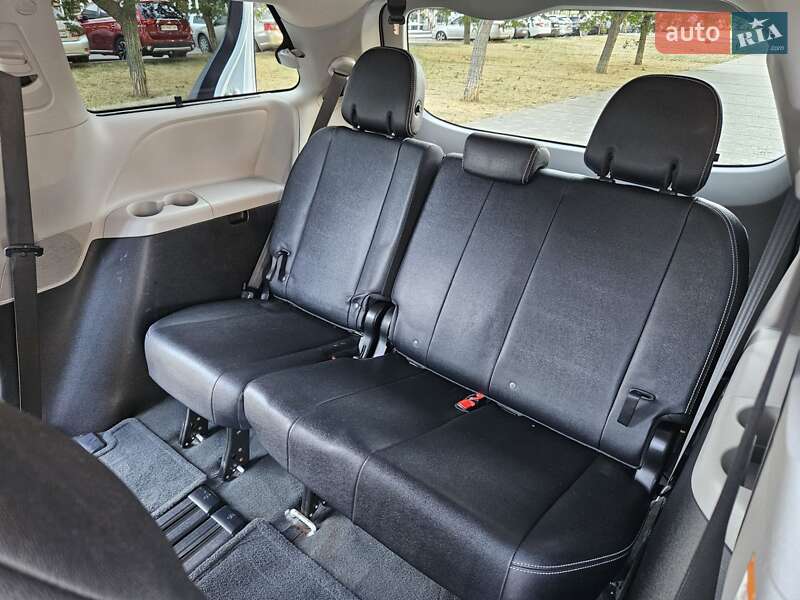 Минивэн Toyota Sienna 2016 в Одессе фото 42 Минивэн Toyota Sienna 2016 в Одессе