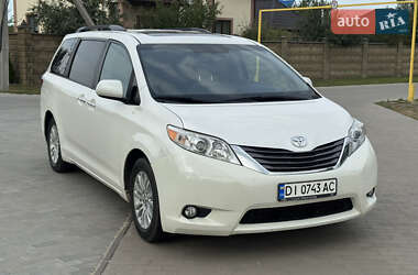 Минивэн Toyota Sienna 2017 в Сарнах
