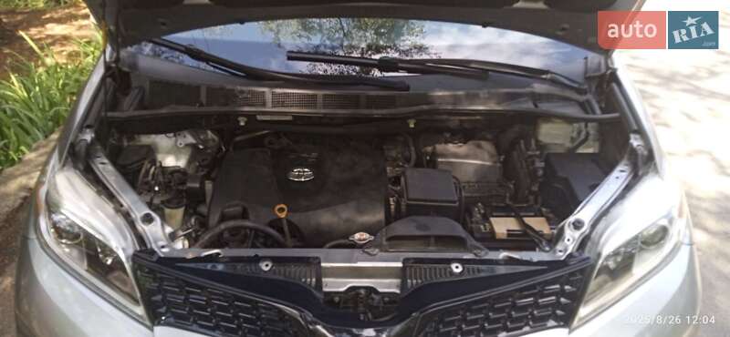 Минивэн Toyota Sienna 2018 в Днепре