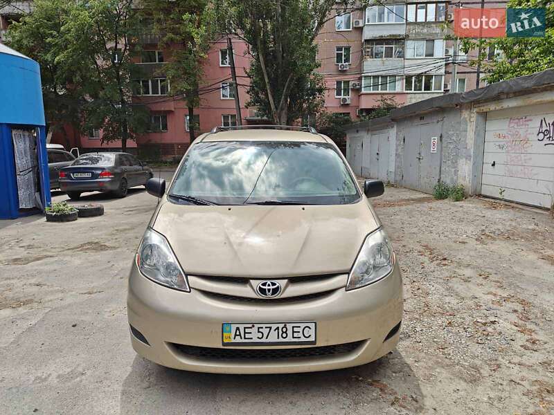 Минивэн Toyota Sienna 2006 в Днепре