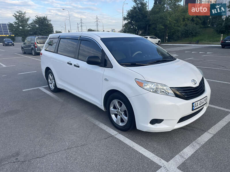 Toyota Sienna 2014