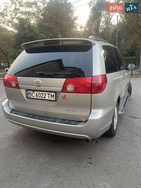 Мінівен Toyota Sienna 2006 в Львові