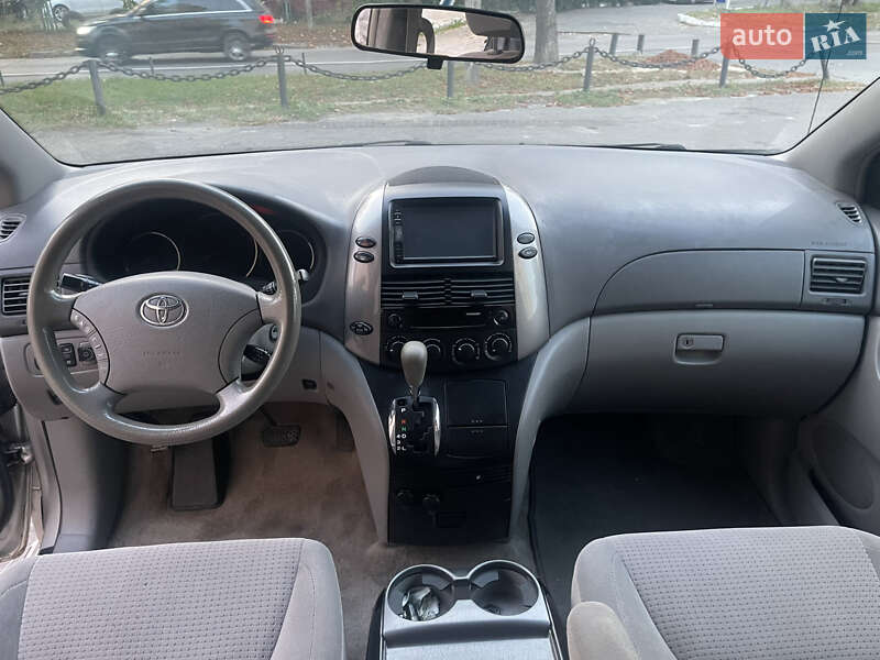 Мінівен Toyota Sienna 2006 в Львові