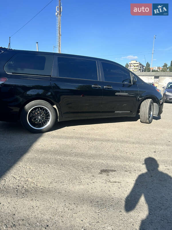 Мінівен Toyota Sienna 2011 в Києві фото 7 Мінівен Toyota Sienna 2011 в Києві