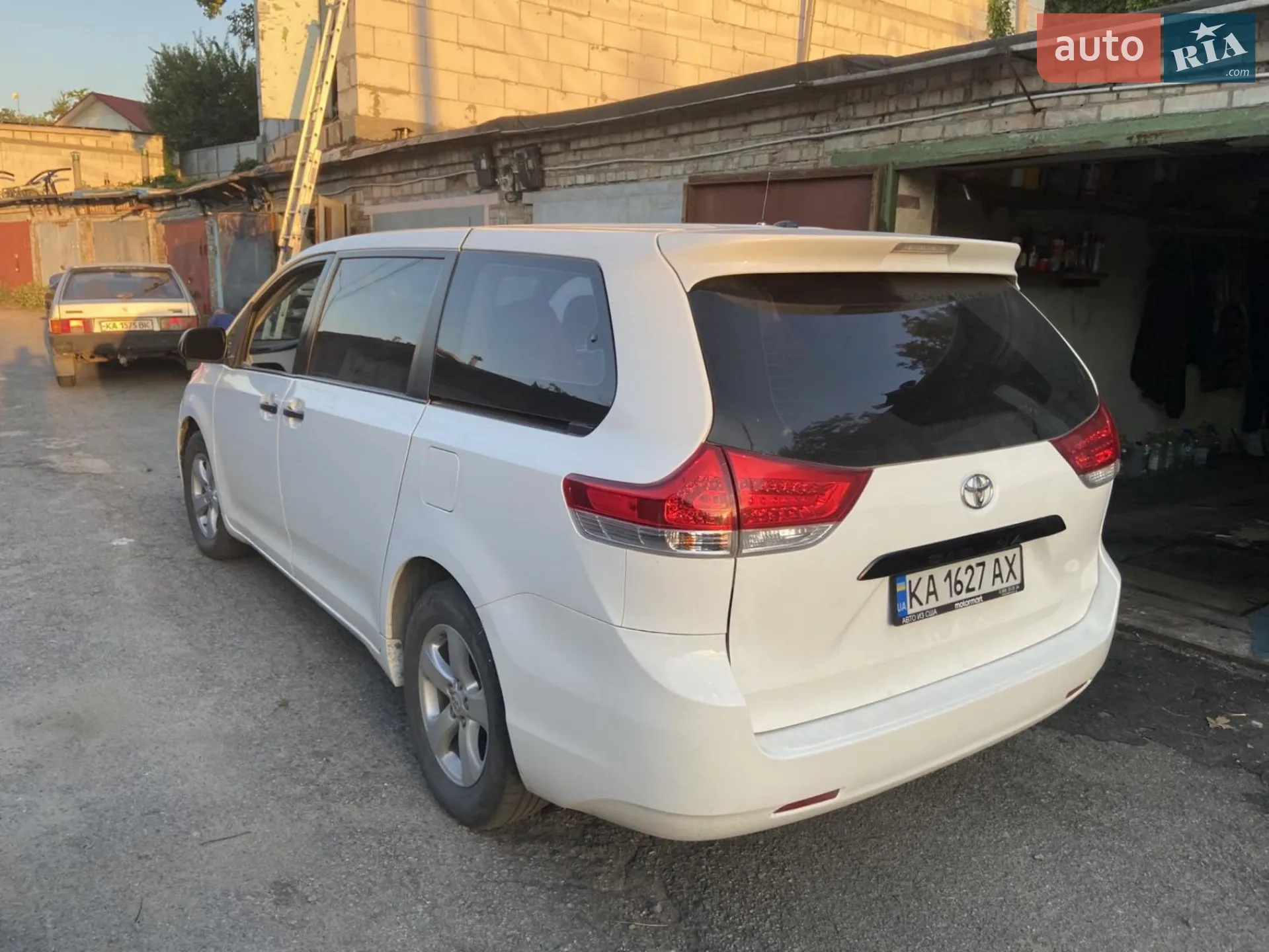 2010 Toyota Sienna - мініатюра 7