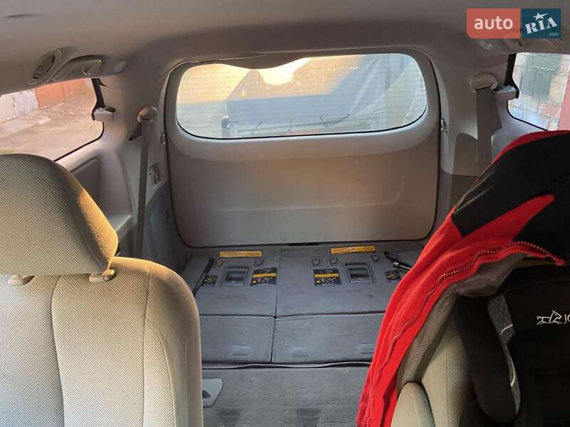 Мінівен Toyota Sienna 2010 в Києві