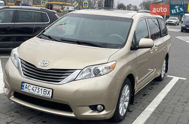 Минивэн Toyota Sienna 2010 в Луцке